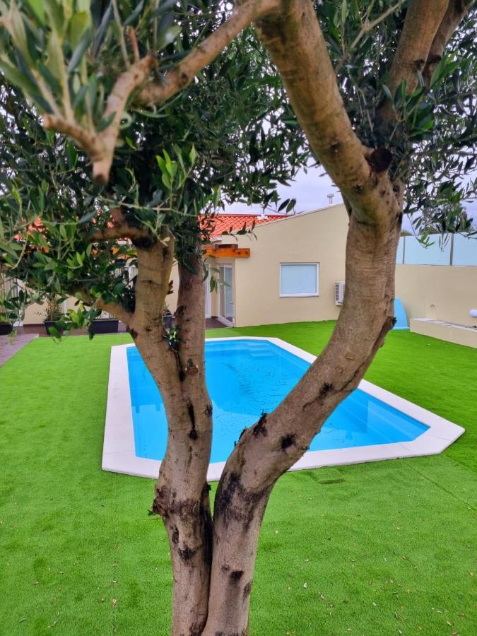 Villas Com Piscina บีลาโนวาเดกายา ภายนอก รูปภาพ