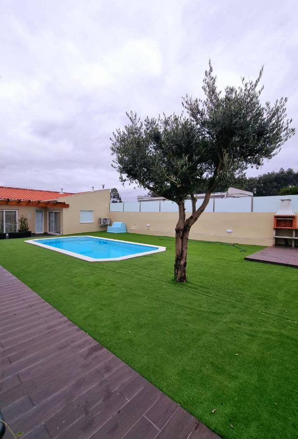 Villas Com Piscina บีลาโนวาเดกายา ภายนอก รูปภาพ