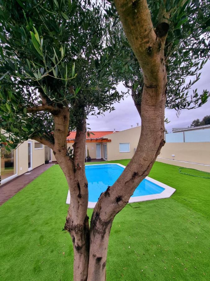 Villas Com Piscina บีลาโนวาเดกายา ภายนอก รูปภาพ